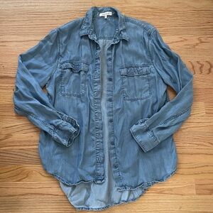 Aritzia Talula blue long sleeve button up shirt M